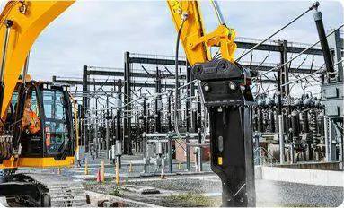 เครื่องจักรและพื้นที่ทำงานของเครื่องตัดท่อเลเซอร์ 3 หัวจับ ซีรีส์ T3